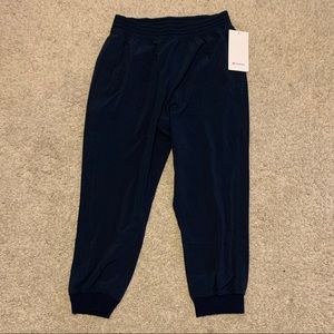 Lululemon Wanderer Cropped Jogger